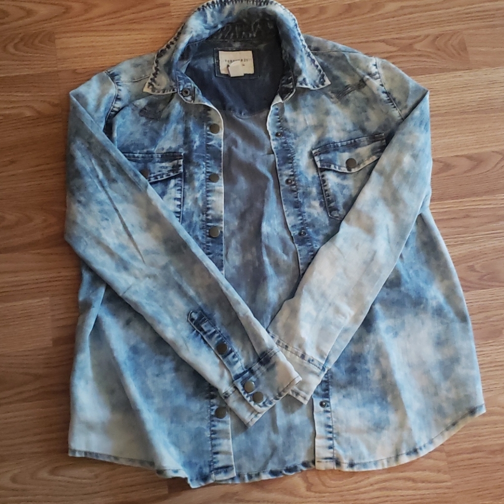 Forever 21 deniem button down
